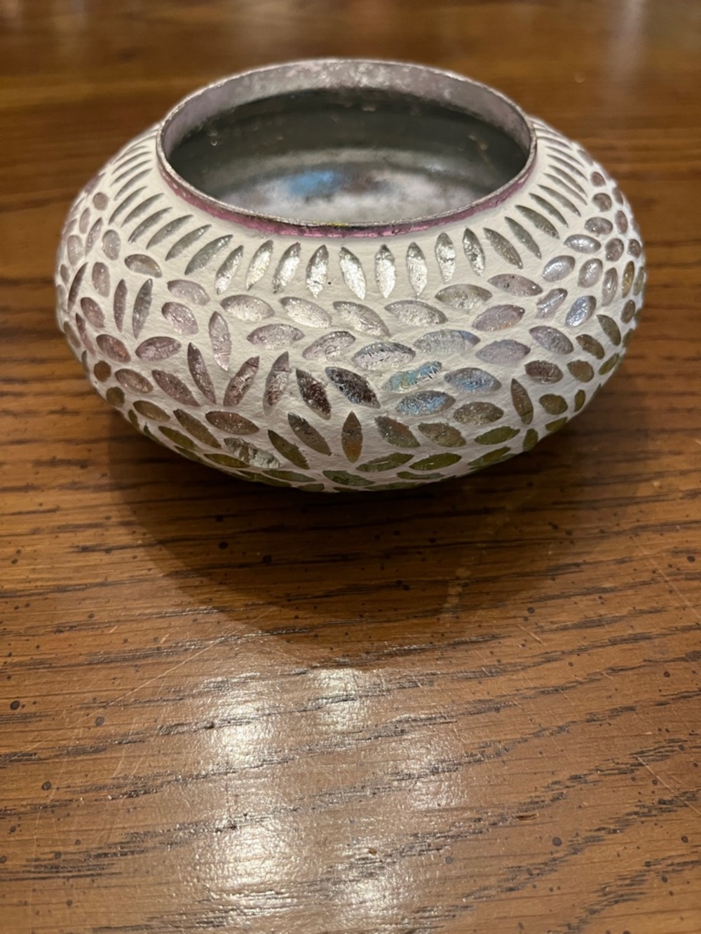 Chamakana Green and Pink tea light candle holder